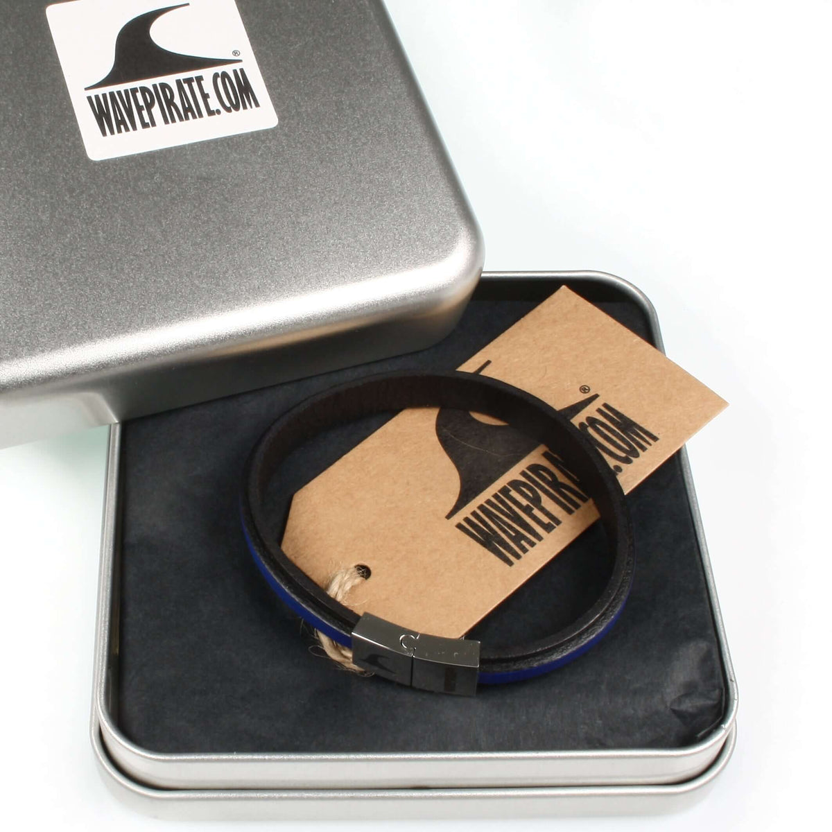 Herren-Leder-Armband-Line-schwarz-blau-flach-Edelstahlverschluss-geschenkbox-wavepirate-shop