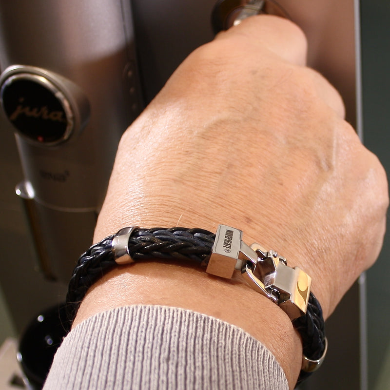 Herren-Leder-Armband-Turn-schwarz-blau-geflochten-Edelstahlverschluss-getragen-wavepirate-shop-z8