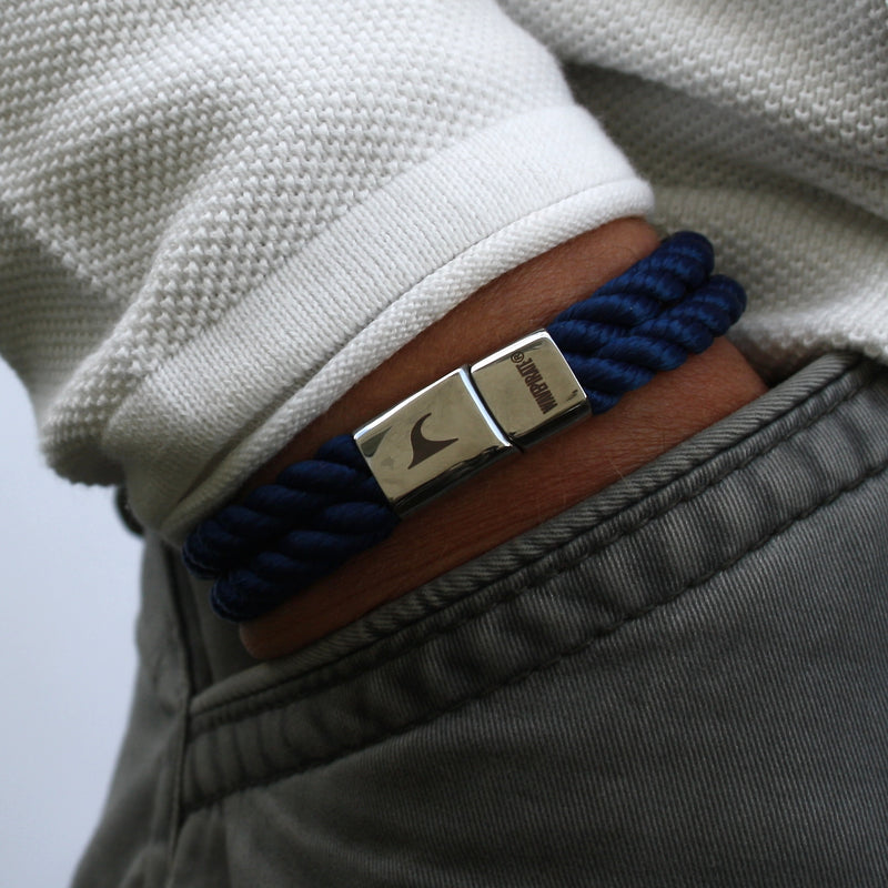 Herren-Segeltau-Armband-Tarifa-koenigsblau-geflochten-Kordel-Edelstahlverschluss-getragen-wavepirate-shop-k