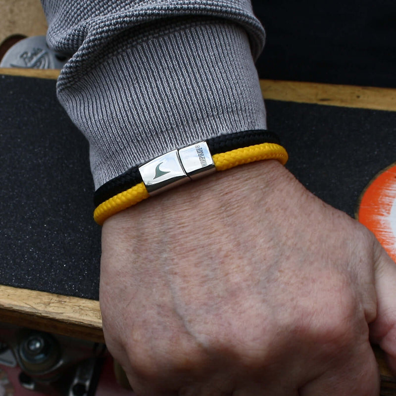 Herren-Segeltau-Armband-Tarifa-schwarz-gelb-2-geflochten-Edelstahlverschluss-getragen-wavepirate-shop-st