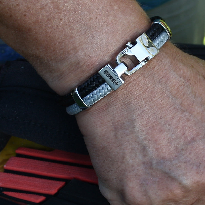 Herren-Segeltau-Armband-Turn-schwarz-grau-geflochten-Edelstahlverschluss-getragen-wavepirate-shop-st