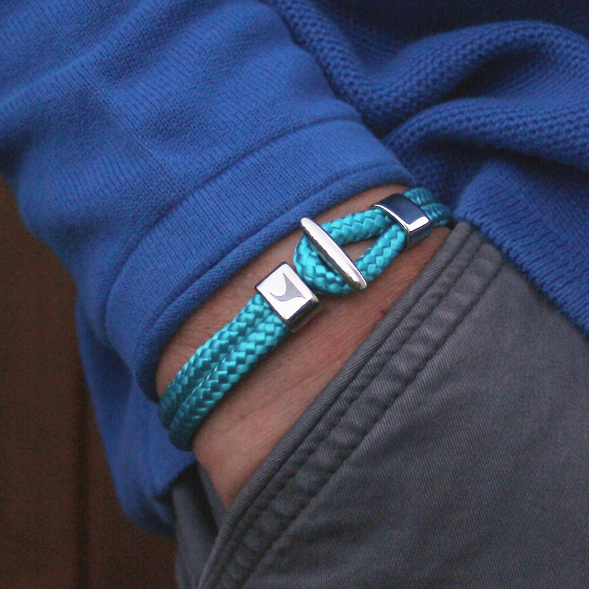 Segeltau-Armband-Herren-Aruba-blau-geflochten-Edelstahlverschluss-getragen-wavepirate-shop-st2