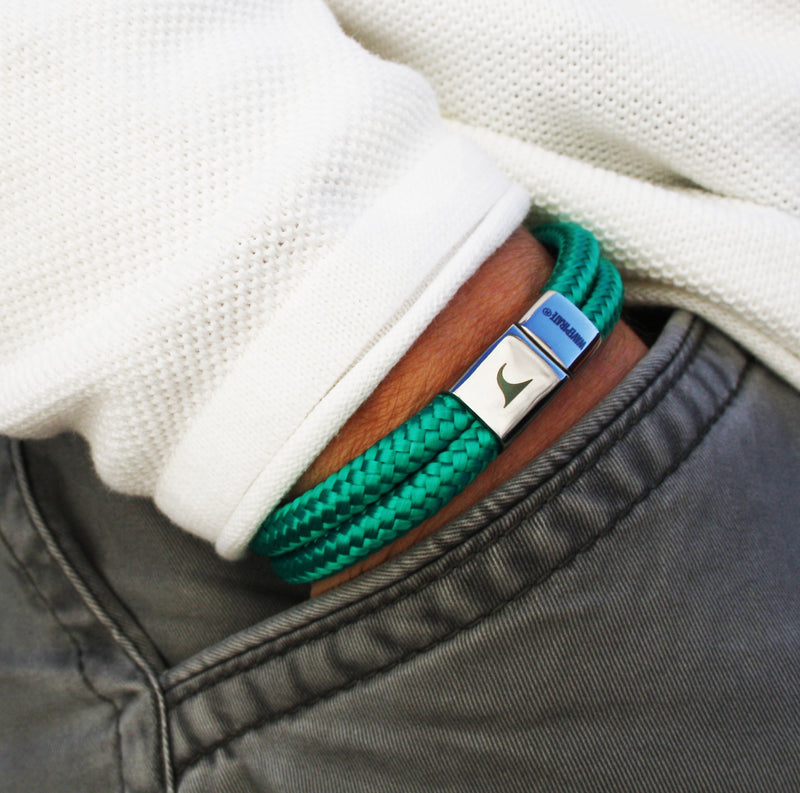 Segeltau-Armband-Herren-Damen-Tarifa-gruen-geflochten-Edelstahlverschluss-getragen-wavepirate-shop-st