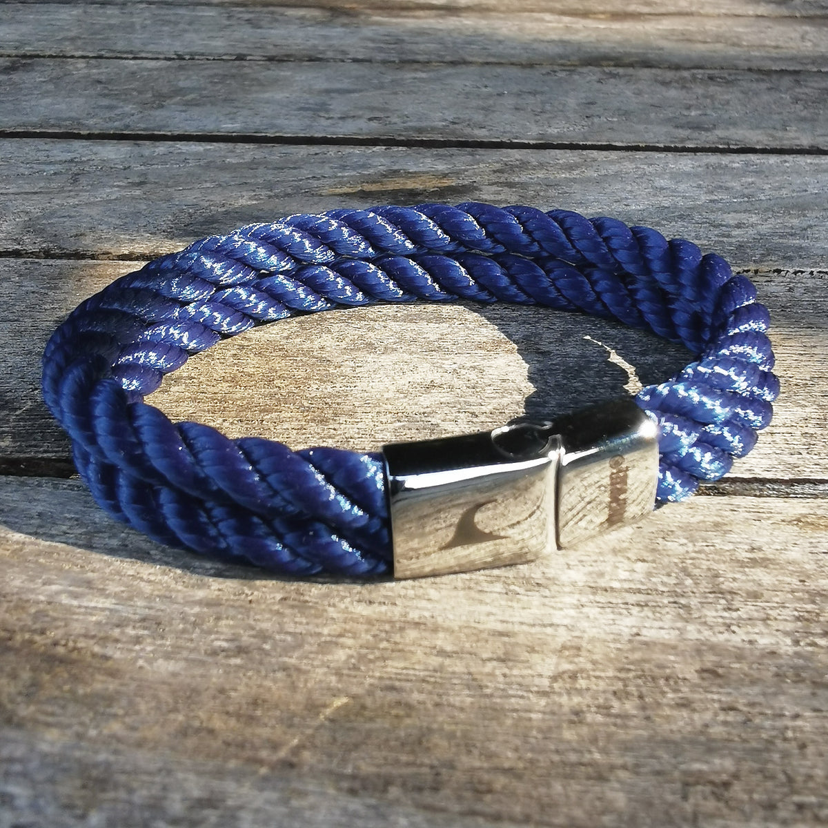 Segeltau-Armband-Herren-Damen-Tarifa-koenigsblau-geflochten-Kordel-Edelstahlverschluss-detail-wavepirate-shop-k