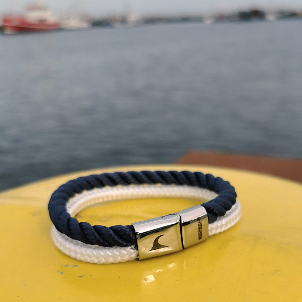 Segeltau-Armband-Herren-Damen-Tarifa-marine-weiss-detail1-Edelstahlverschluss-kordel-geflochten-wavepirate-shop-k