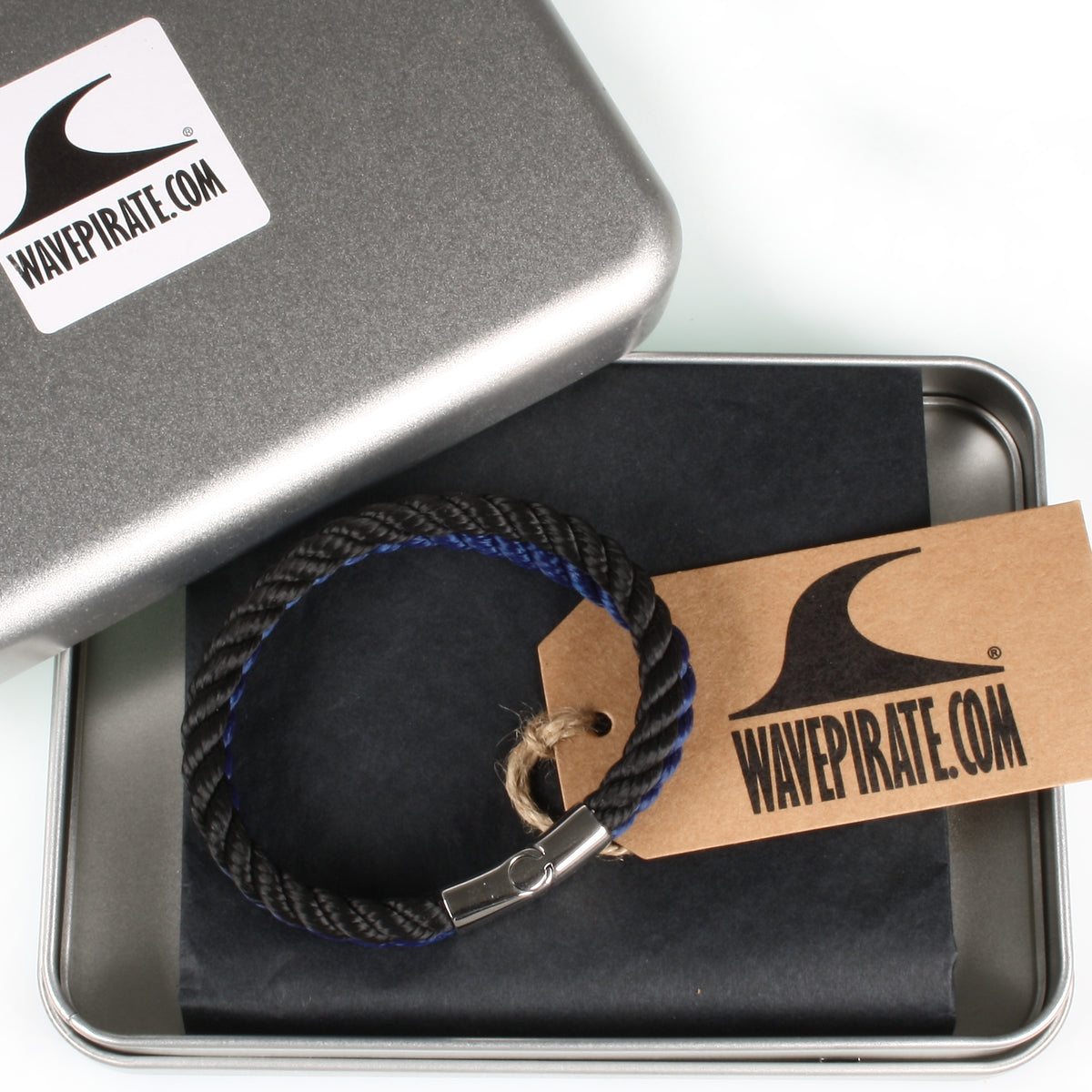 Segeltau-Armband-Herren-Tarifa-schwarz-koenigsblau-geflochten-Kordel-Edelstahlverschluss-geschenkbox-wavepirate-shop-k