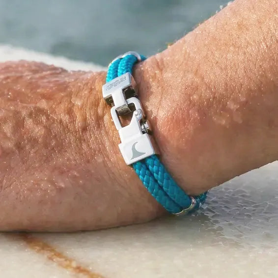 Segeltau-Armband-Herren-Turn-blau-geflochten-Edelstahlverschluss-getragen-wavepirate-shop-st1