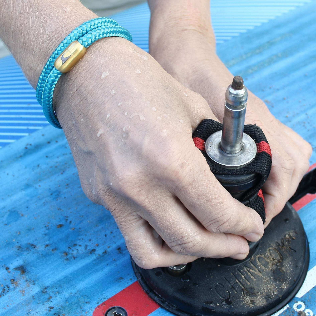 Segeltau-Armband-Herren-damen-hawaii-blau-gold-Edelstahlverschluss-getragen-wavepirate-shop-st