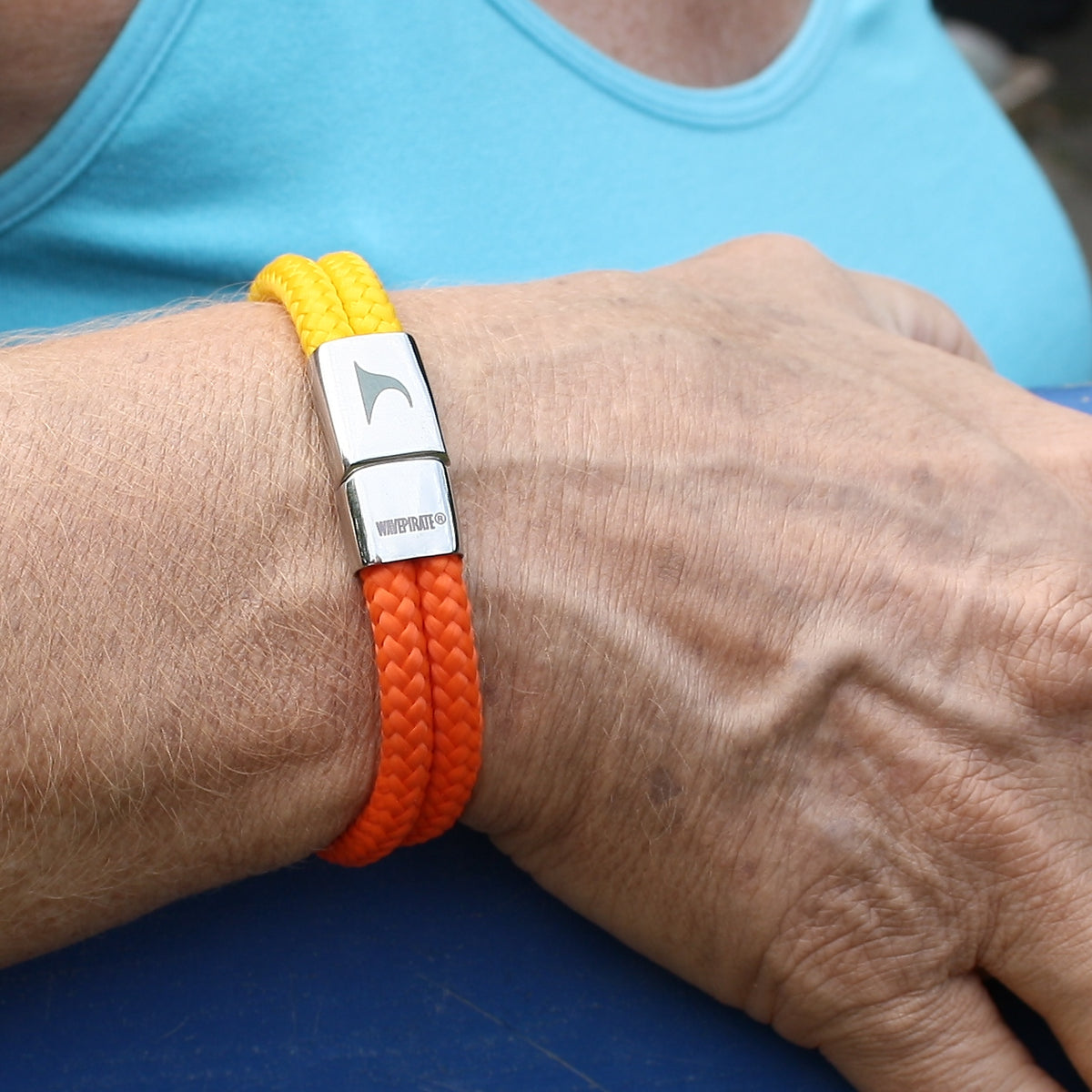 Segeltau-armband-Damen-pure-orange-gelb-silber-geflochten-Edelstahlverschluss-getragen-wavepirate-shop-st1