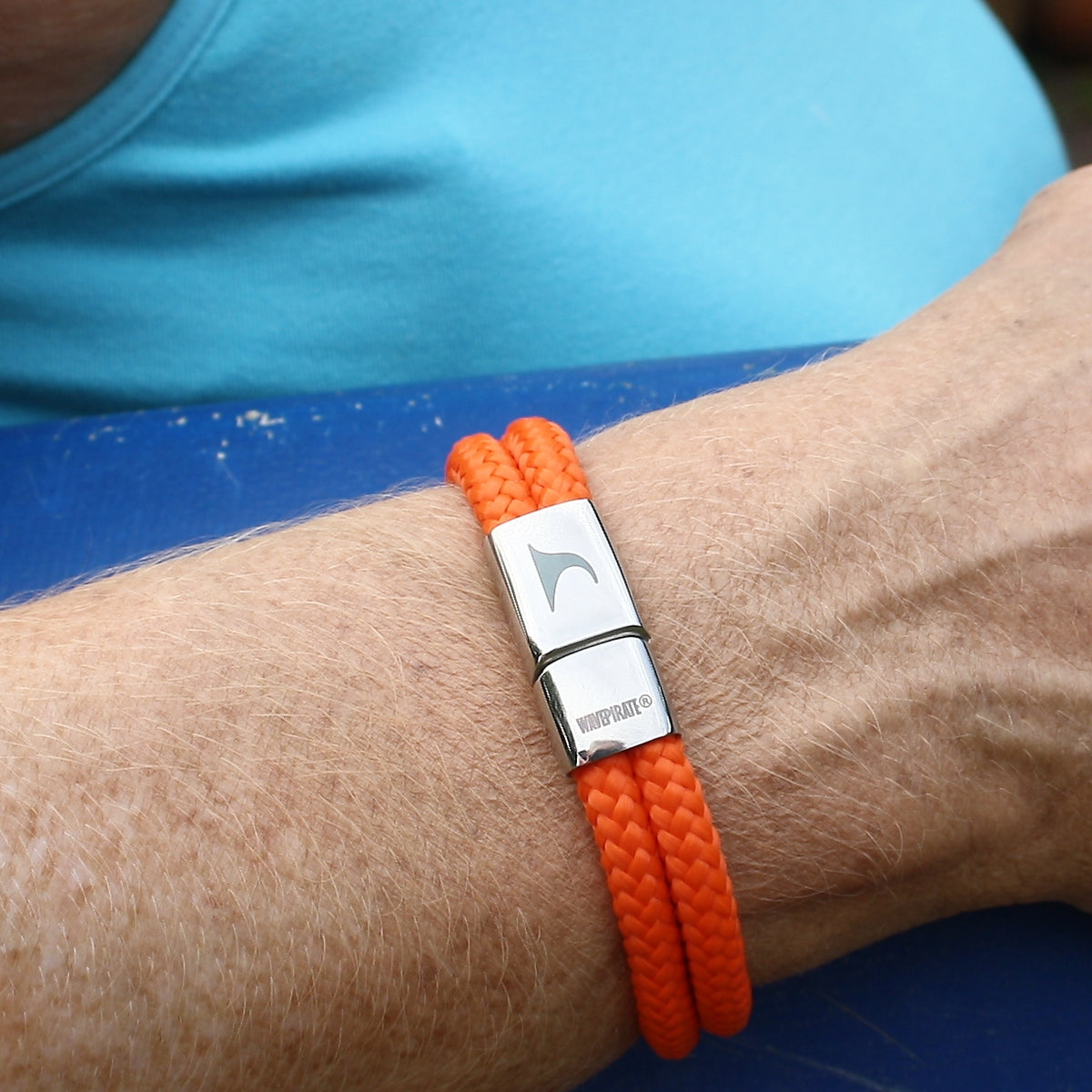 Segeltau-armband-Damen-pure-orange-silber-geflochten-Edelstahlverschluss-getragen-wavepirate-shop-st1