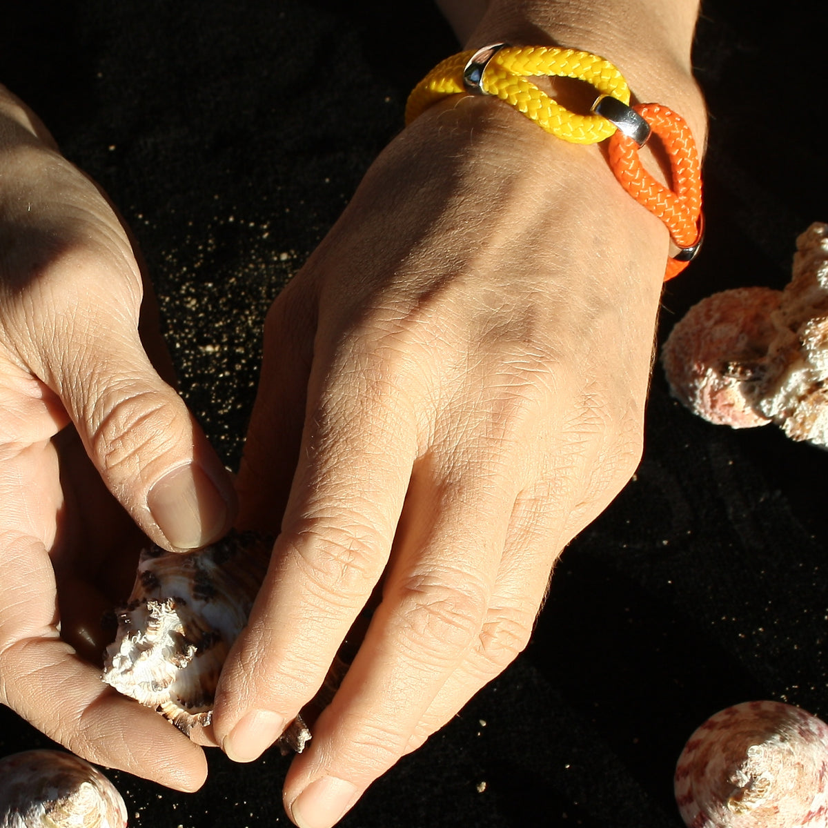 Segeltauarmband-Damen-roma-gelb-orange-geflochten-Edelstahlverschluss-getragen-wavepirate-shop-st