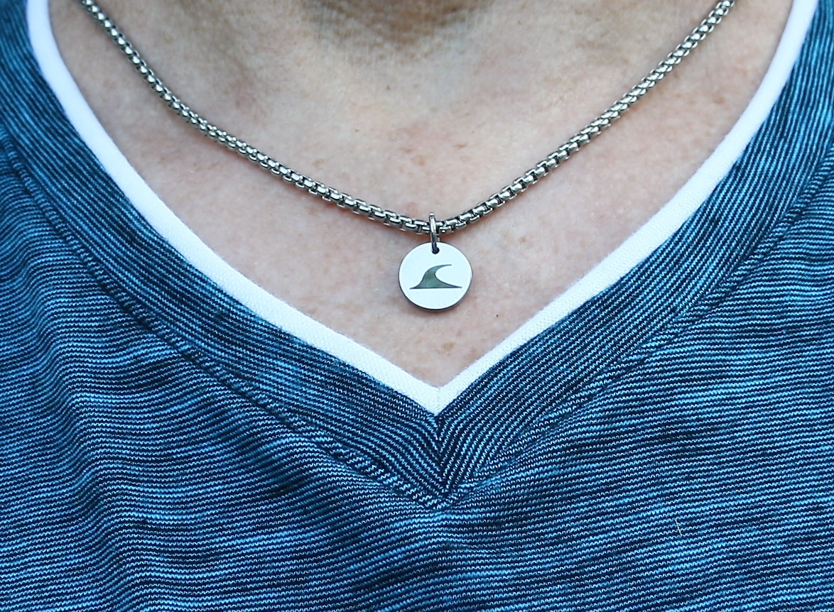 edelstahl-halskette-Herren-damen-loop-silber-Edelstahlverschluss-getragen-wavepirate-shop-es
