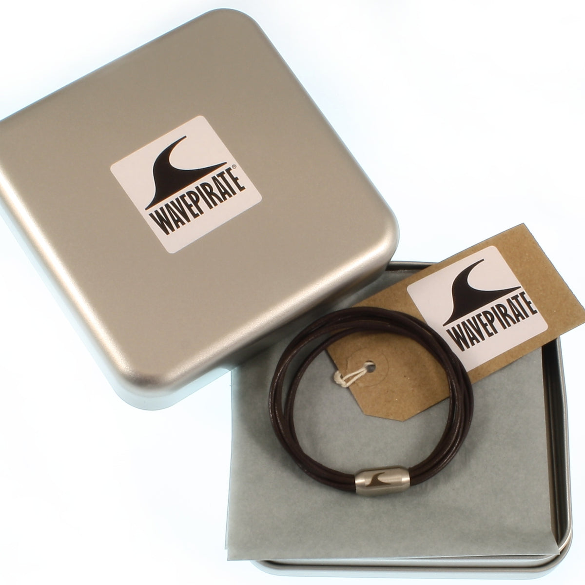 leder-armband-damen-braun-silber-fem-Edelstahlverschluss-geschenkverpackung-wavepirate-shop-r