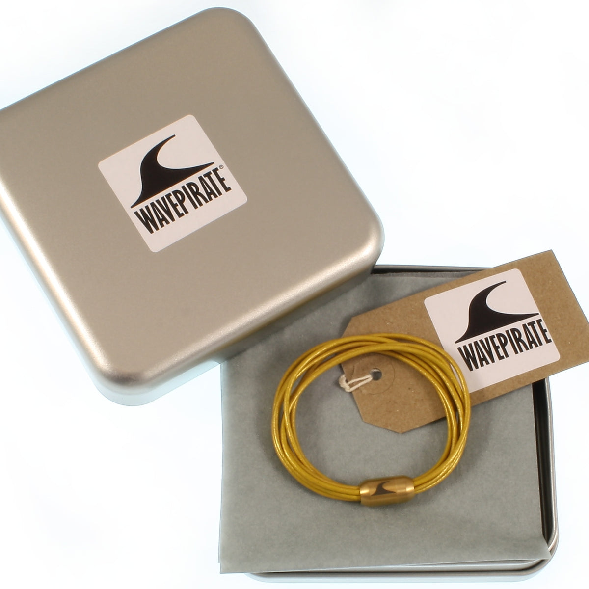 leder-armband-damen-gold-fem-Edelstahlverschluss-geschenkverpackung-wavepirate-shop-r