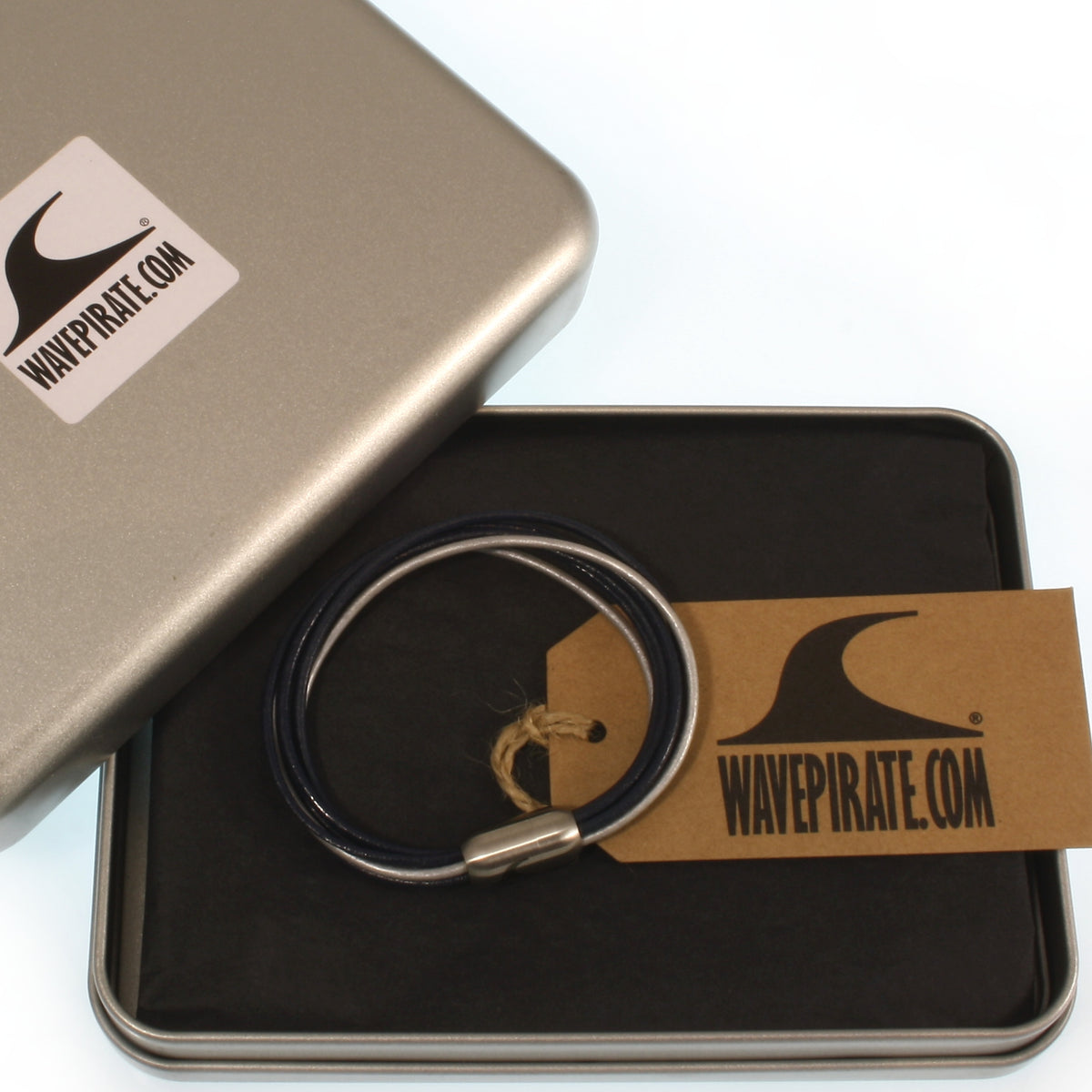 leder-armband-damen-marine-silber-fem-Edelstahlverschluss-geschenkverpackung-wavepirate-shop-r