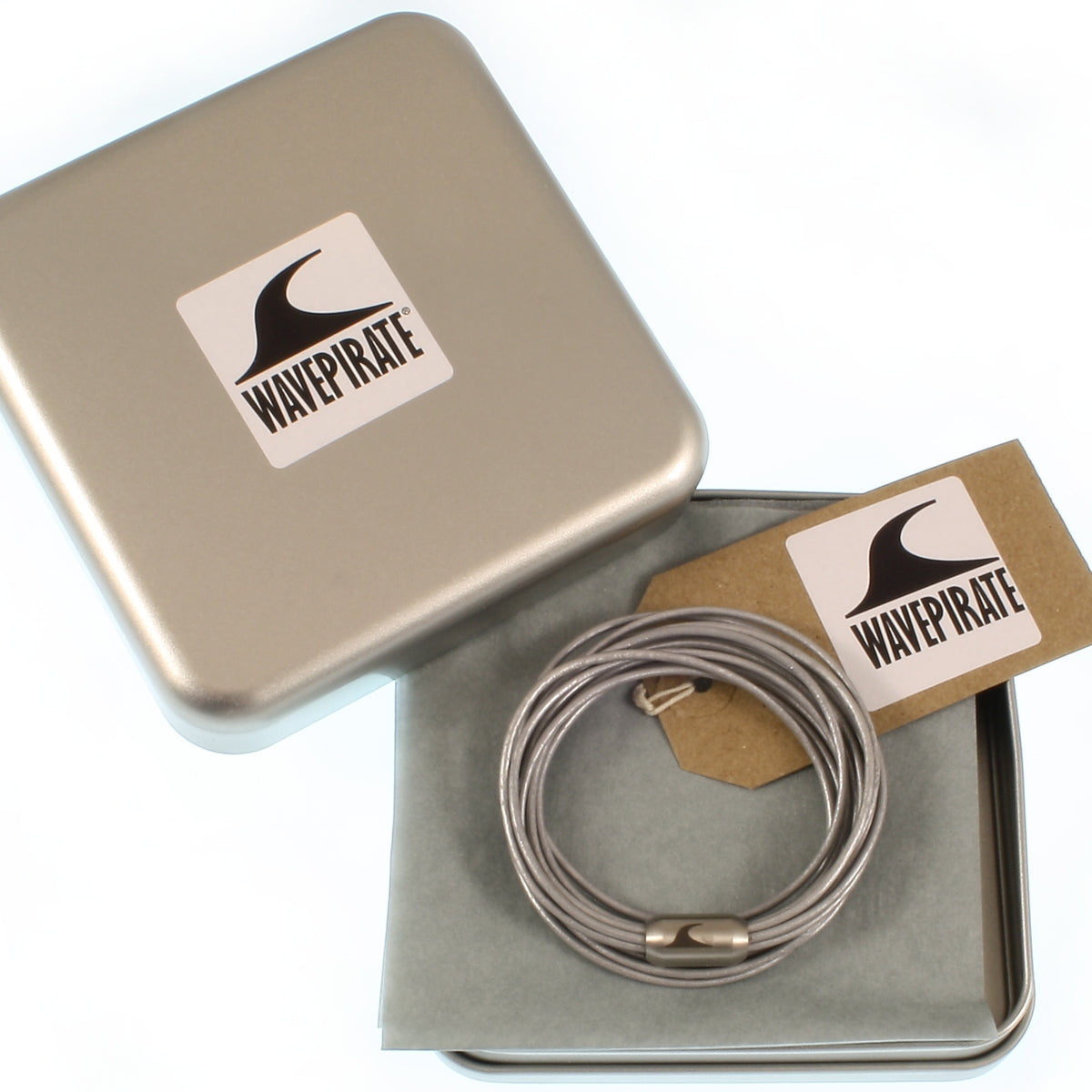 leder-armband-damen-silber-fem2-Edelstahlverschluss-geschenkverpackung-wavepirate-shop-r