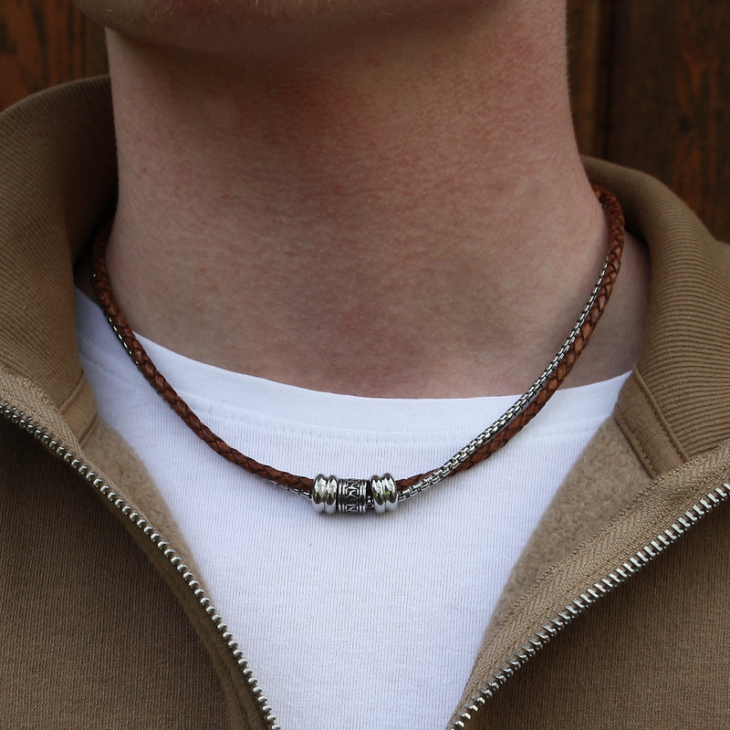 leder-edelstahl-halskette-Herren-les-cognac-geflochten-Edelstahlverschluss-getragen-wavepirate-shop-f