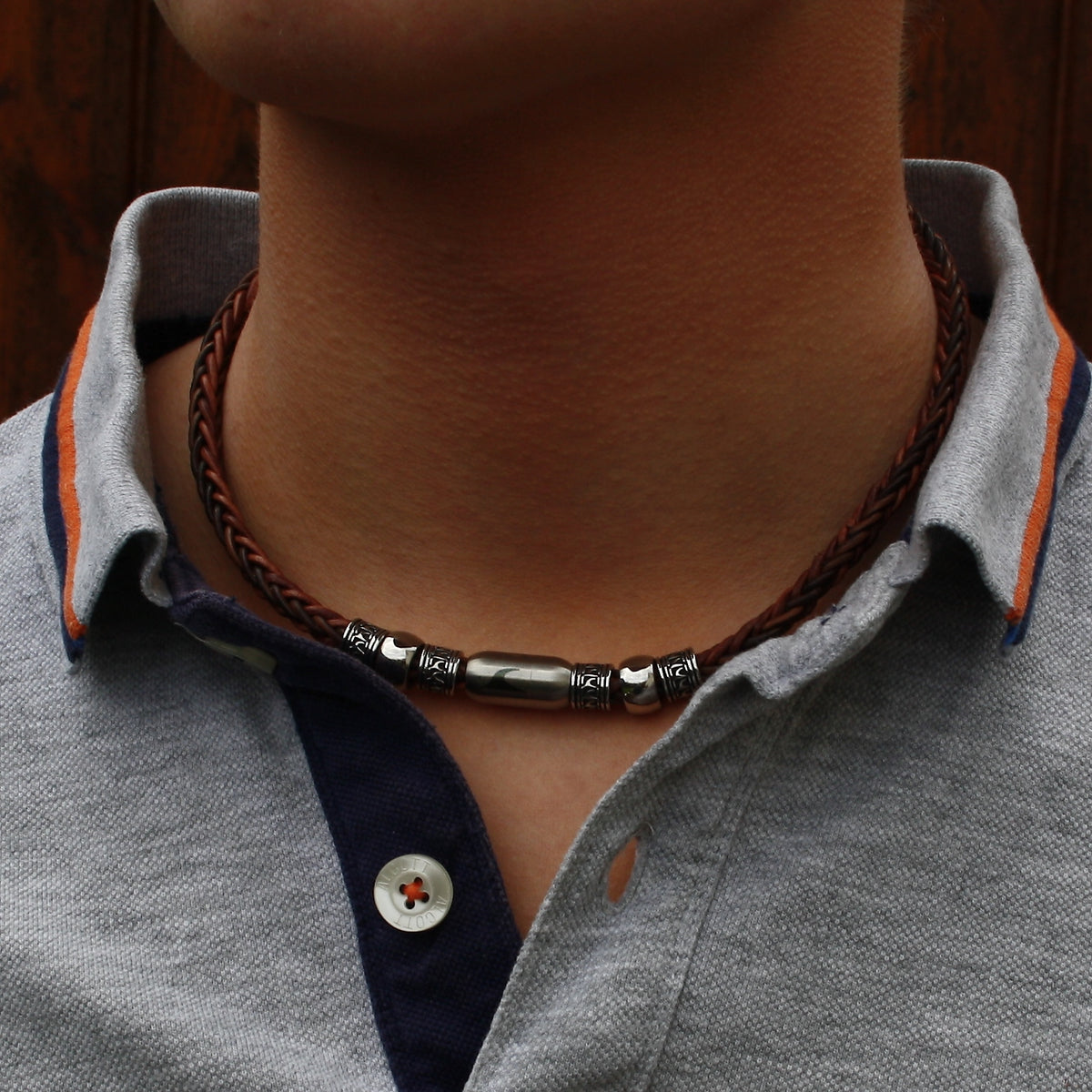 leder-halskette-Herren-damen-atoll-braun-silber-silber-geflochten-Edelstahlverschluss-getragen-wavepirate-shop-z8