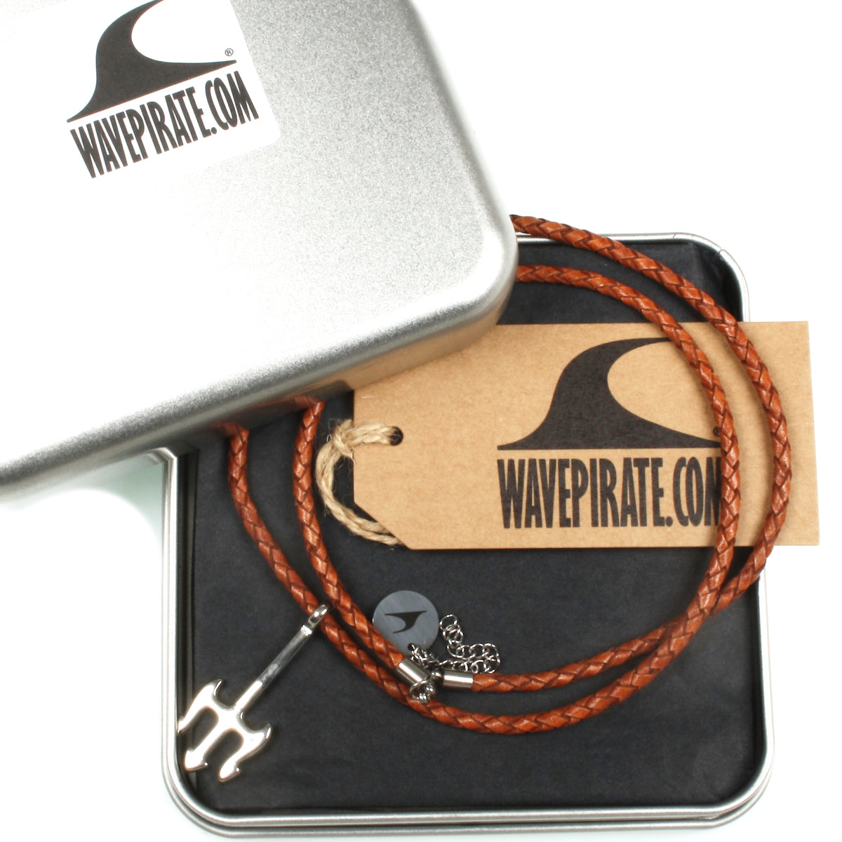 leder-halskette-Herren-damen-neptun-cognac-geflochten-Edelstahlverschluss-geschenkverpackung-wavepirate-shop-f