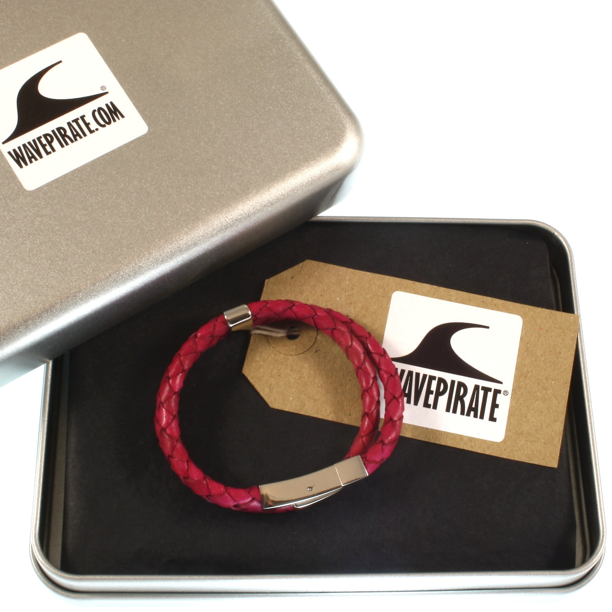 lederarmband-damen-himbeer-two-geflochten-Edelstahlverschluss-geschenkverpackung-wavepirate-shop-f