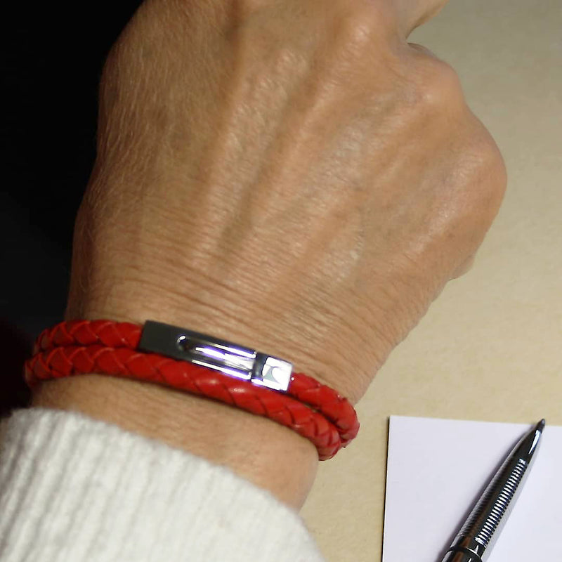 lederarmband-damen-rot-two-geflochten-Edelstahlverschluss-getragen-wavepirate-shop-f