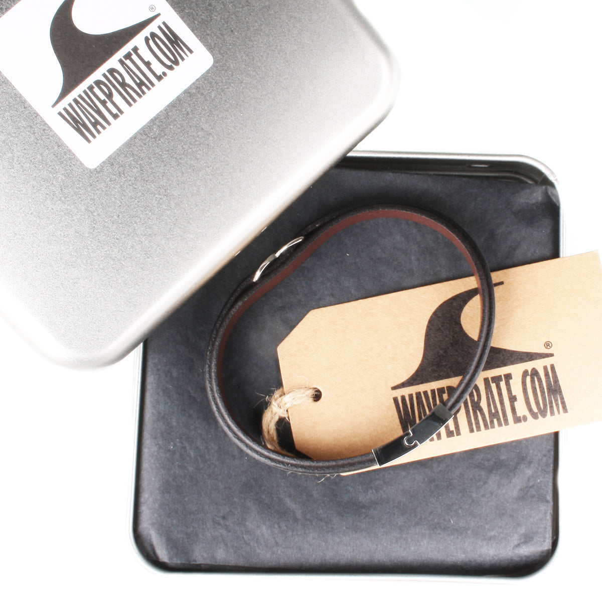 lederarmband-herren-braun-bordeaux-infinity-Edelstahlverschluss-geschenkverpackung-wavepirate-shop