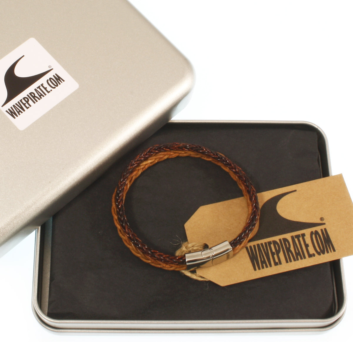 lederarmband-herren-braun-cognac-swell-geflochten-Edelstahlverschluss-geschenkverpackung-wavepirate-shop-m3