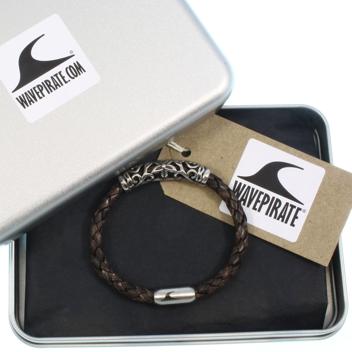 lederarmband-herren-braun-sylt-xo-Edelstahlverschluss-geschenkverpackung-wavepirate-shop-f