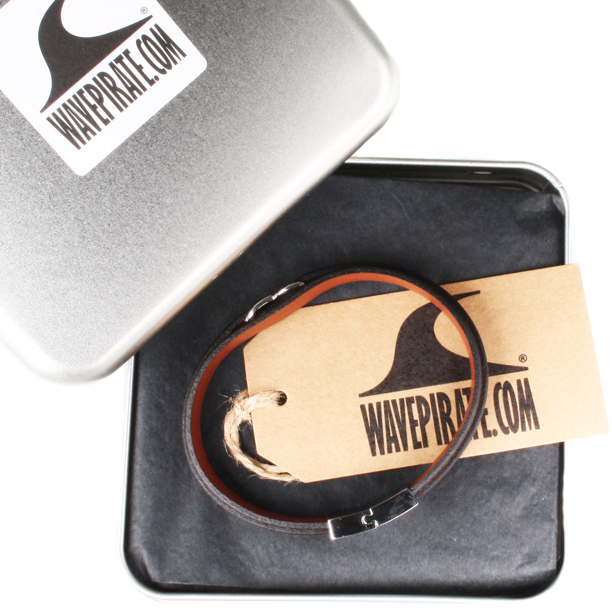 lederarmband-herren-cognac-cognac-infinity-Edelstahlverschluss-geschenkverpackung-wavepirate-shop