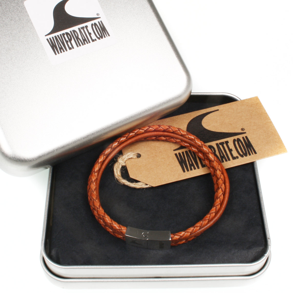 lederarmband-herren-cognac-trio-geflochten-Edelstahlverschluss-geschenkverpackung-wavepirate-shop-f