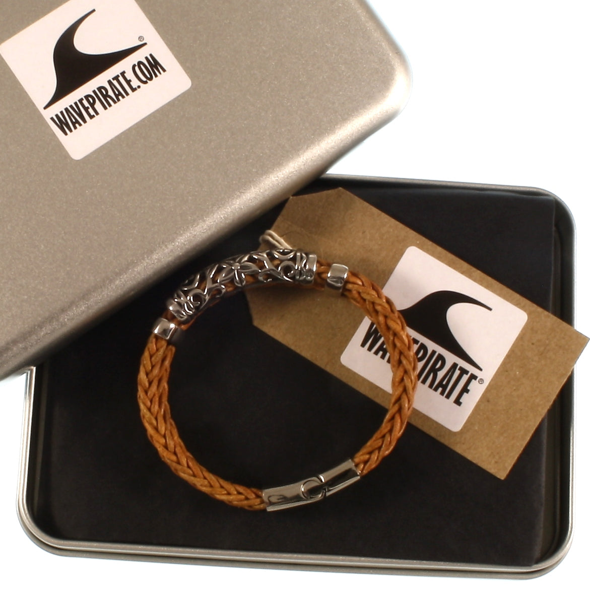 lederarmband-herren-cognac-xo-geflochten-Edelstahlverschluss-geschenkverpackung-wavepirate-shop-z8