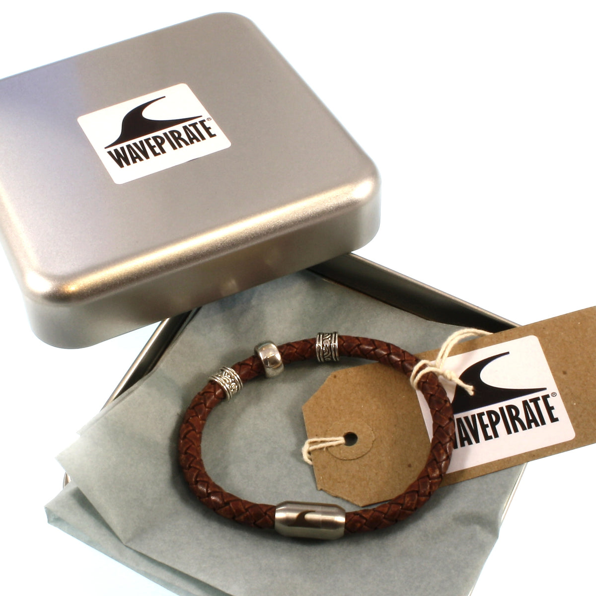 lederarmband-herren-damen-cognac-silber-sylt-charm-geflochten-Edelstahlverschluss-geschenkverpackung-wavepirate-shop-f