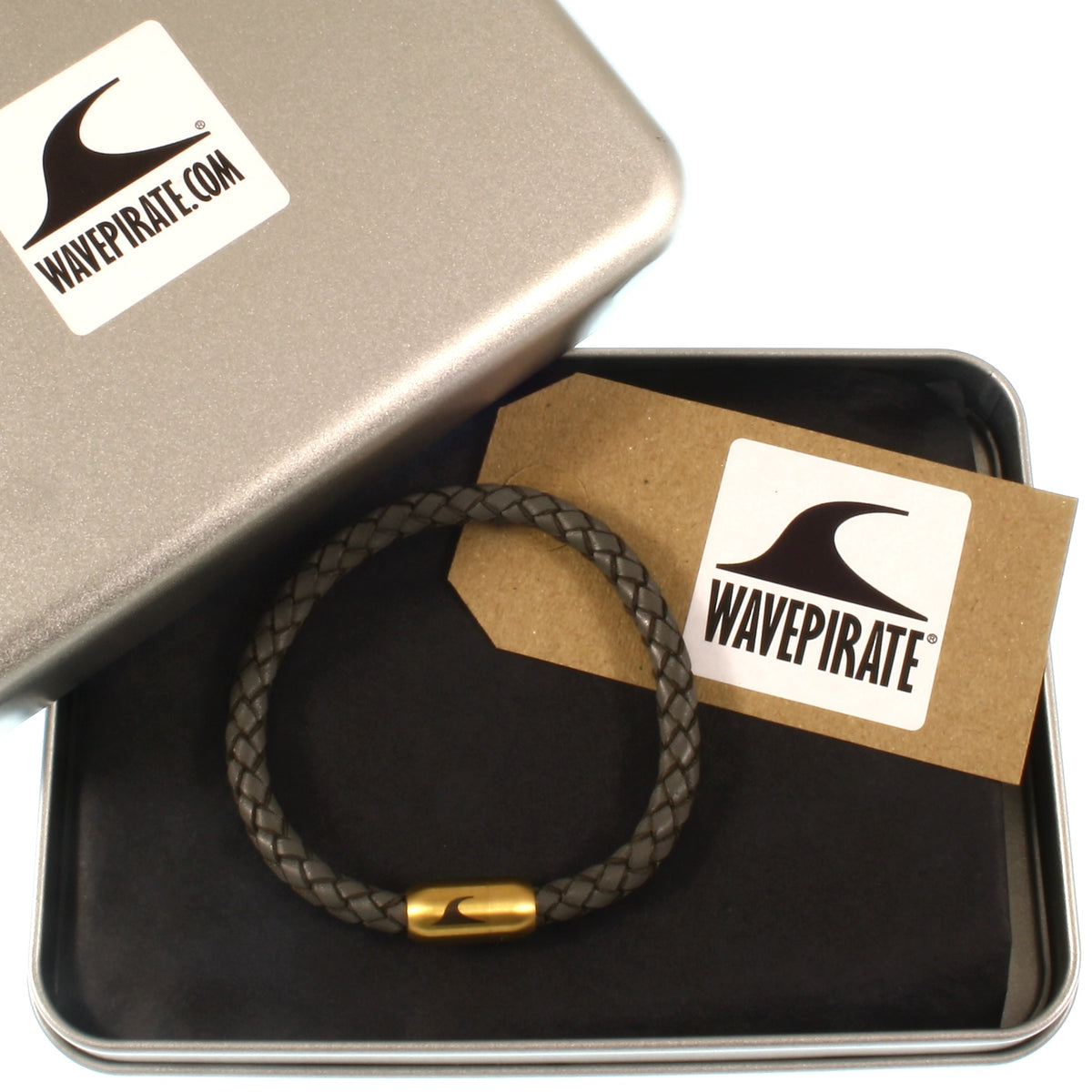 lederarmband-herren-damen-grau-gold-sylt-geflochten-Edelstahlverschluss-geschenkverpackung-wavepirate-shop-f