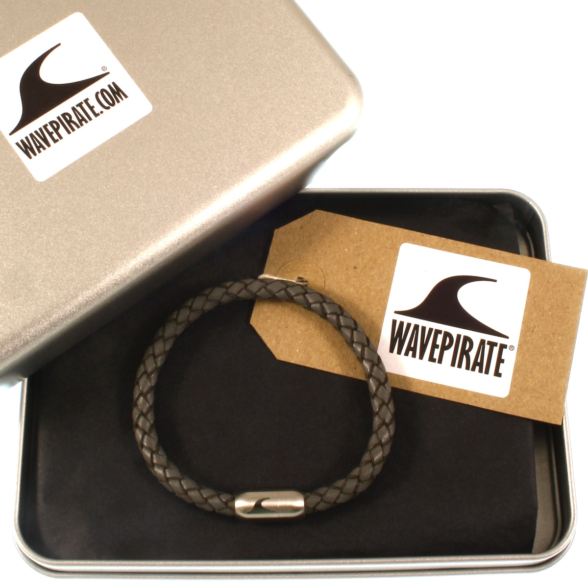 lederarmband-herren-damen-grau-silber-sylt-geflochten-Edelstahlverschluss-geschenkverpackung-wavepirate-shop-f