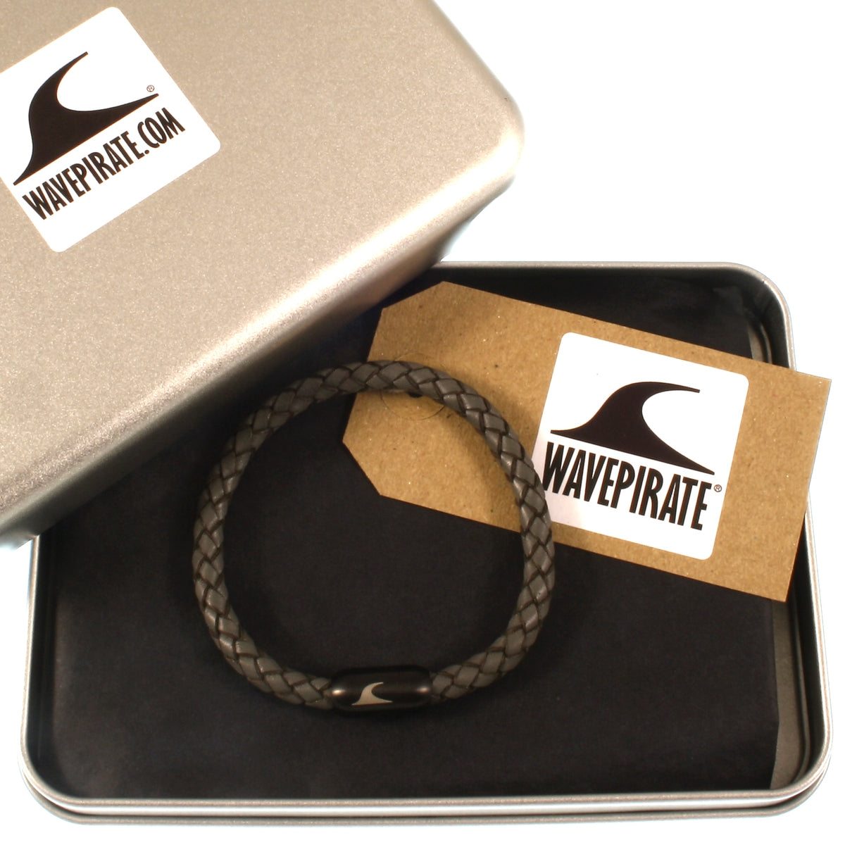 lederarmband-herren-damen-schwarz-sw-sylt-geflochten-Edelstahlverschluss-geschenkverpackung-wavepirate-shop-f