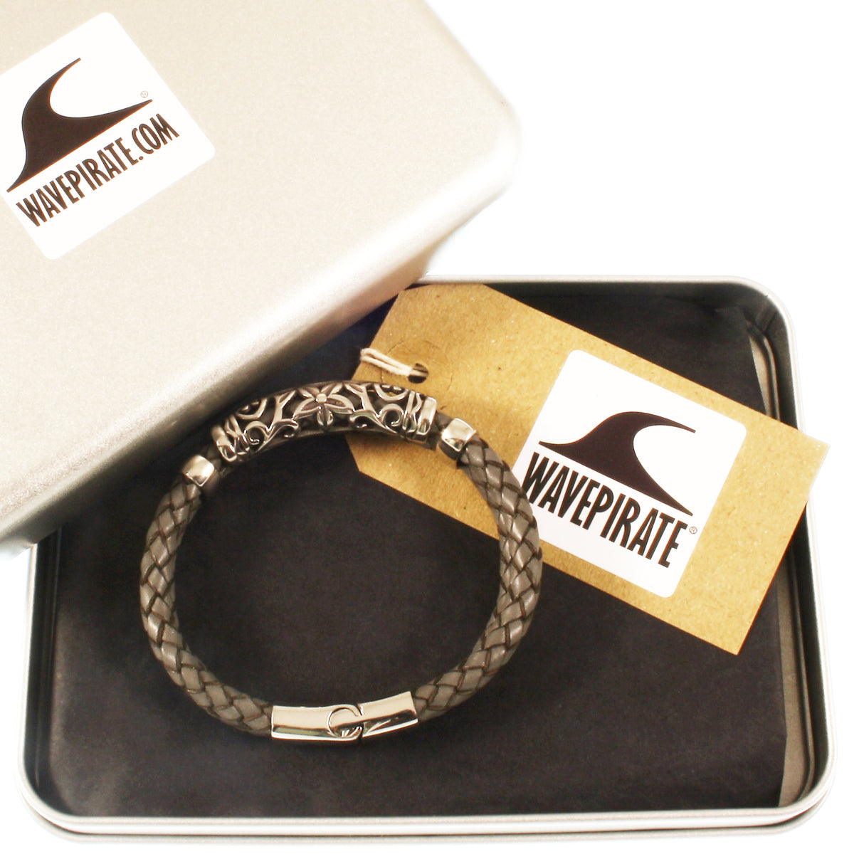 lederarmband-herren-grau-xo-geflochten-Edelstahlverschluss-geschenkverpackung-wavepirate-shop-f