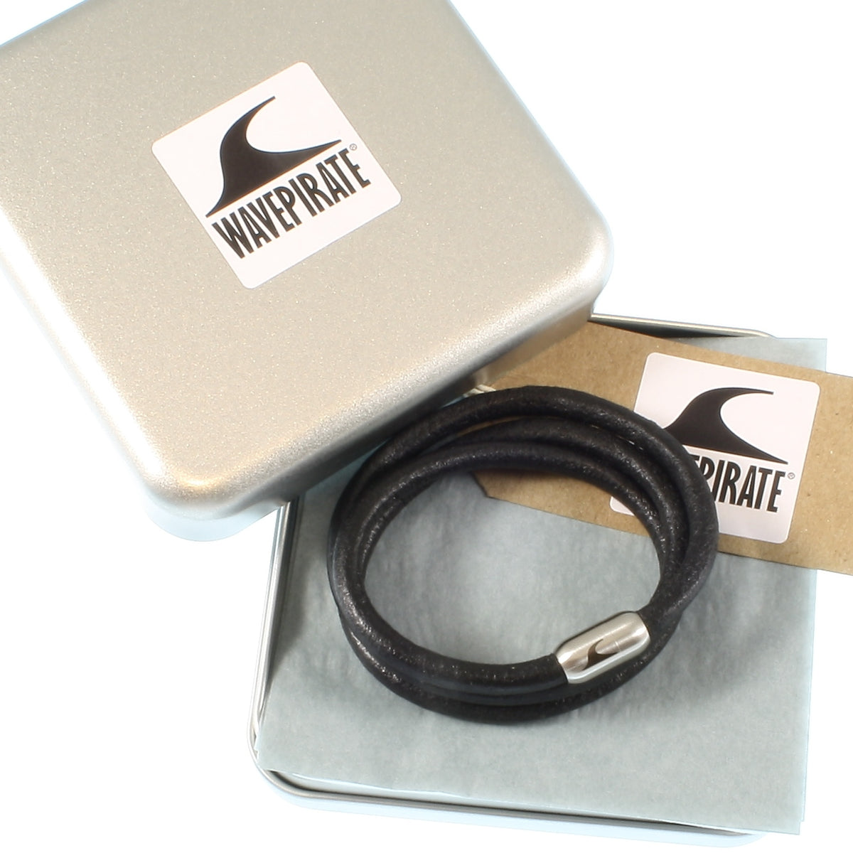lederarmband-herren-schwarz-storm-massiv-Edelstahlverschluss-geschenkverpackung-wavepirate-shop-r