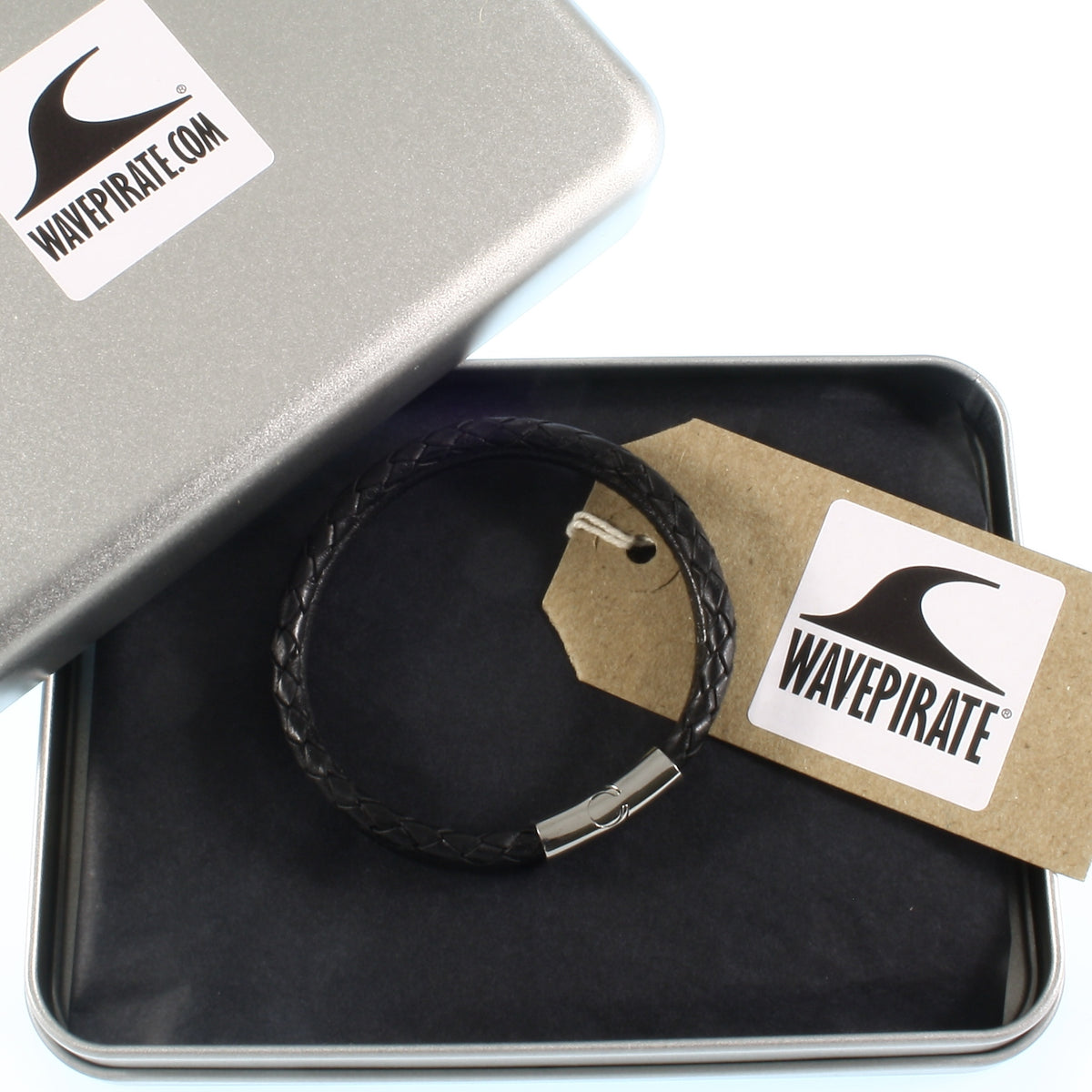 lederarmband-herren-schwarz-swell-geflochten-Edelstahlverschluss-geschenkverpackung-wavepirate-shop-mx