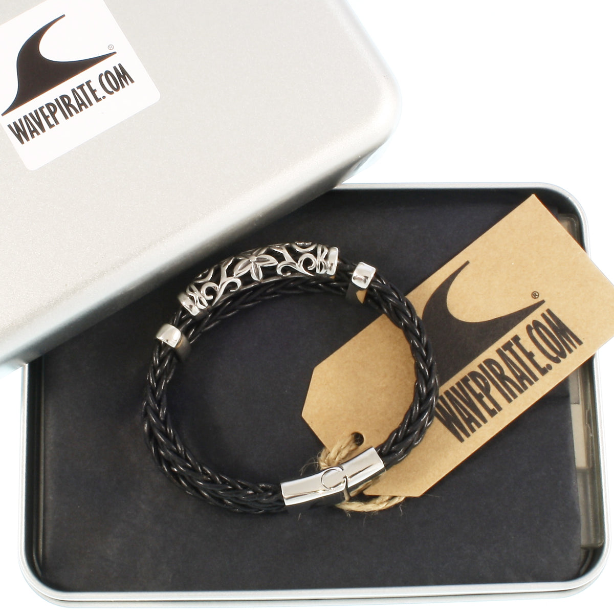 lederarmband-herren-schwarz-xo-geflochten-Edelstahlverschluss-geschenkverpackung-wavepirate-shop-z8