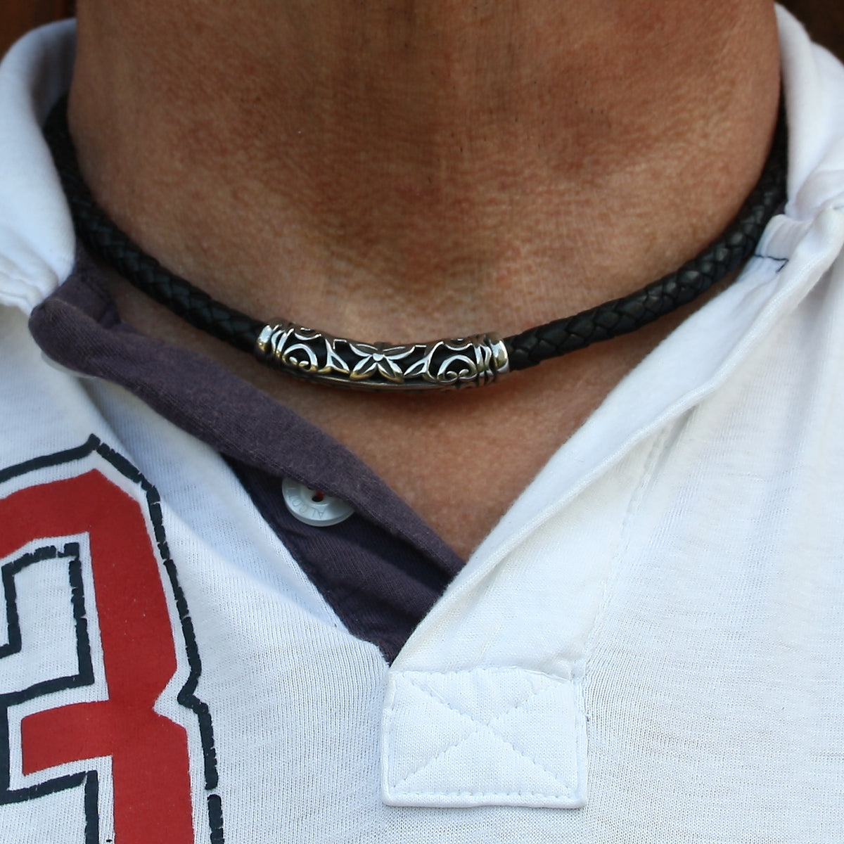 lederhalskette-herren-damen-schwarz-silber-xo-geflochten-Edelstahlverschluss-getragen-wavepirate-shop-f