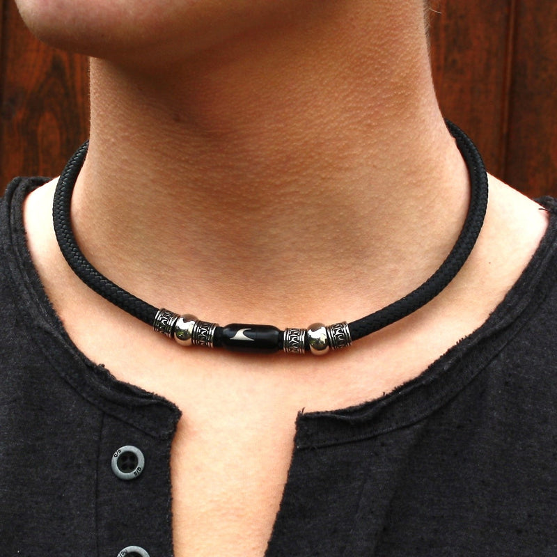 segeltau-halskette-Herren-damen-atoll-schwarz-geflochten-Edelstahlverschluss-getragen-wavepirate-shop-stt