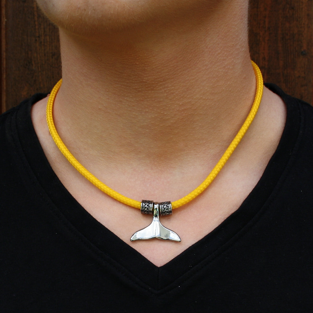 segeltau-halskette-Herren-damen-moby-wal-gelb-geflochten-Edelstahlverschluss-getragen-wavepirate-shop-st