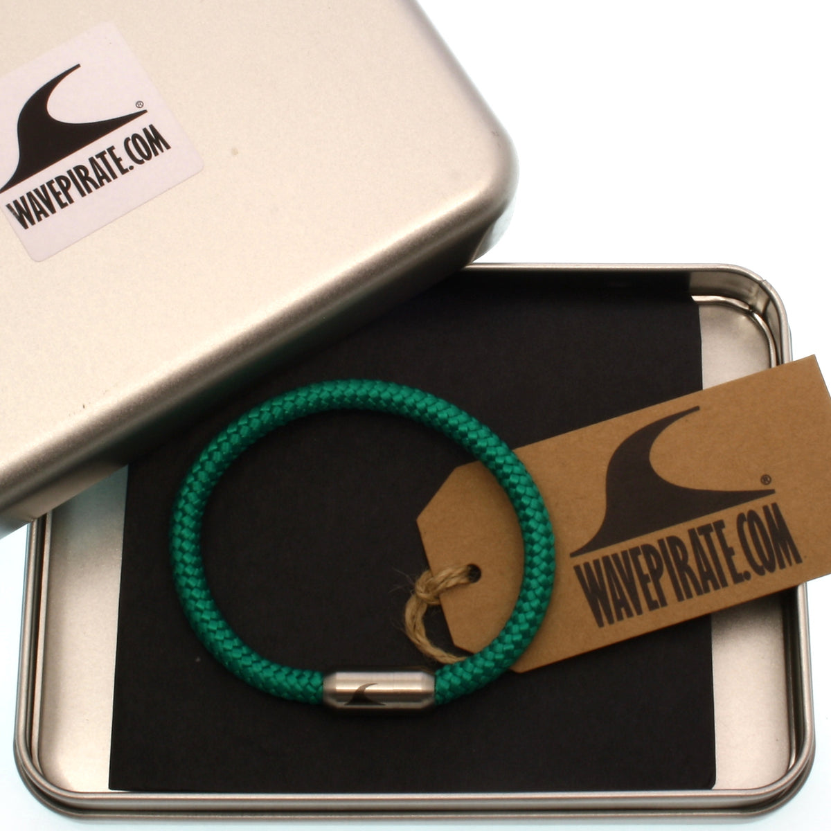 segeltauarmband-herren-damen-gruen-silber-sylt-geflochten-Edelstahlverschluss-geschenkverpackung-wavepirate-shop-st