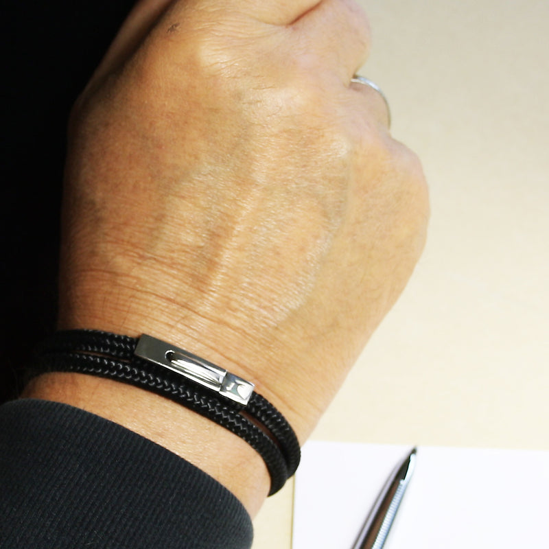 segeltauarmband-herren-damen-schwarz-two-geflochten-Edelstahlverschluss-getragen-wavepirate-shop-st