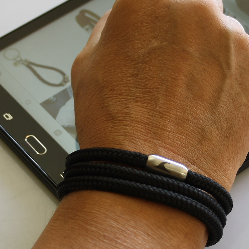 segeltauarmband-herren-schwarz-silber-storm-geflochten-Edelstahlverschluss-getragen-wavepirate-shop-st