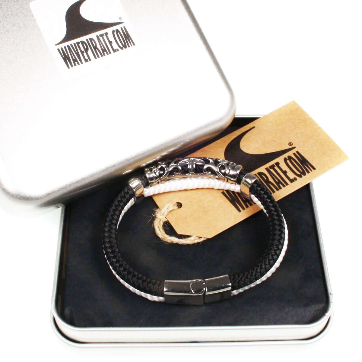 segeltauarmband-herren-schwarz-weiss-xo-geflochten-Edelstahlverschluss-geschenkverpackung-wavepirate-shop-st