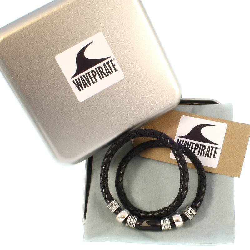 WAVEPIRATE Lederhalskette Charm F Schwarz Schwarz mit Edelstahlmagnetverschluss