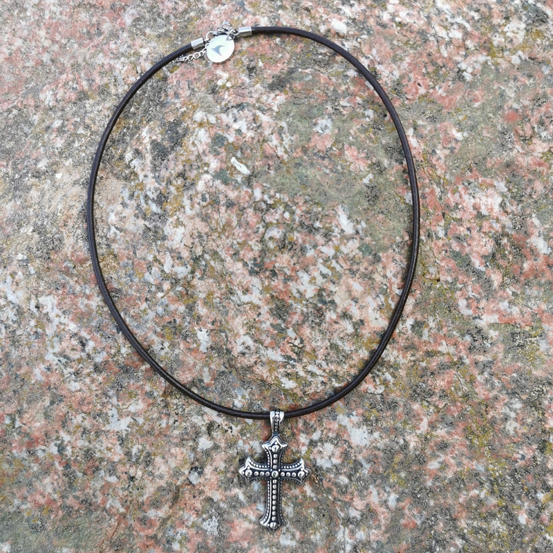WAVEPIRATE Lederhalskette KREUZ R Braun mit Edelstahlkreuz und Karabinerverschluss